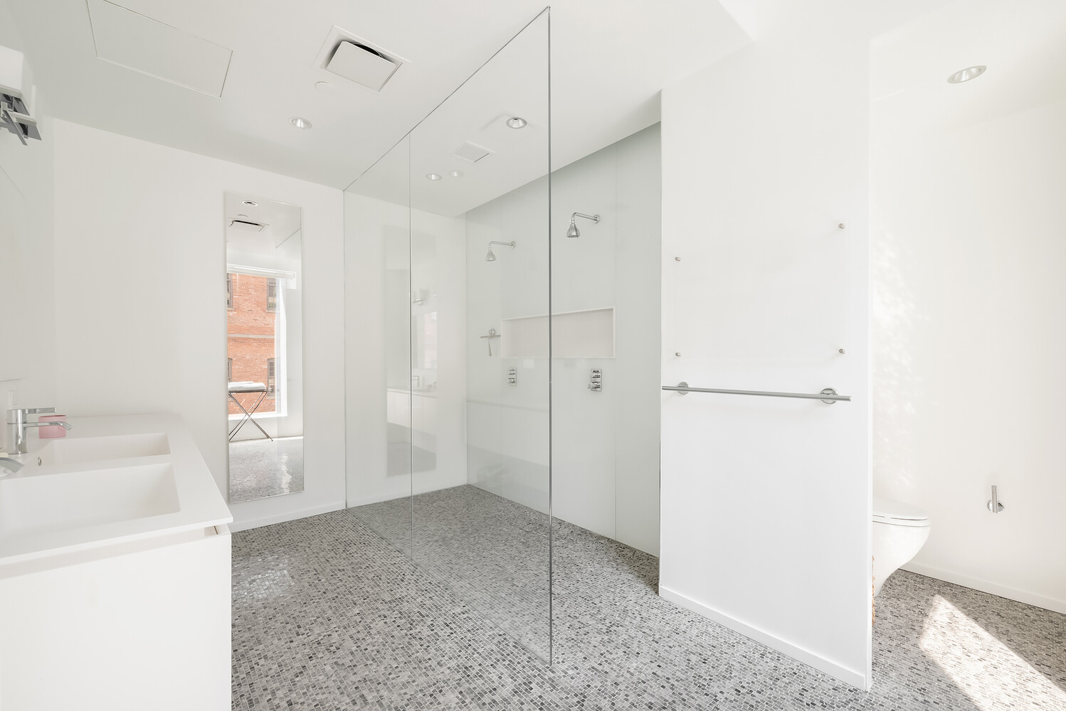1 JOHN Street 9D