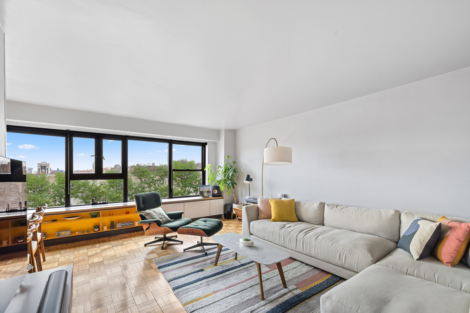 130 SAINT EDWARDS Street 10D
