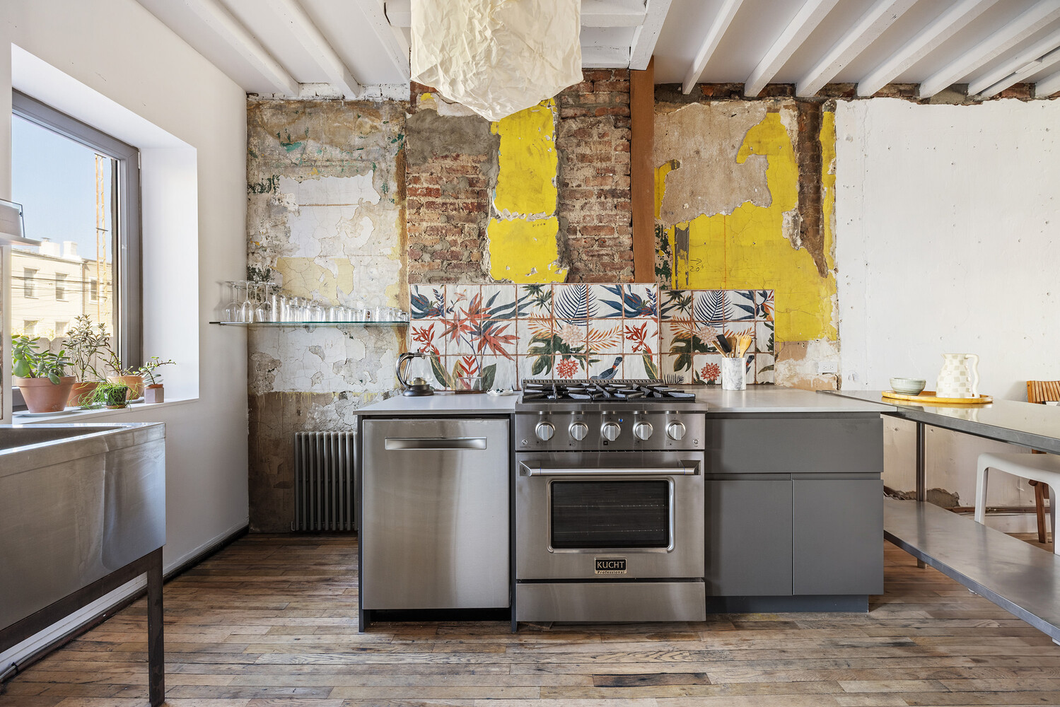 285A KINGSLAND Avenue