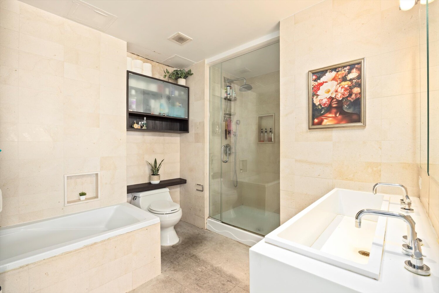 87 SMITH Street 10B