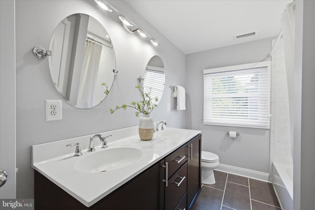 141 BOONE TRAIL