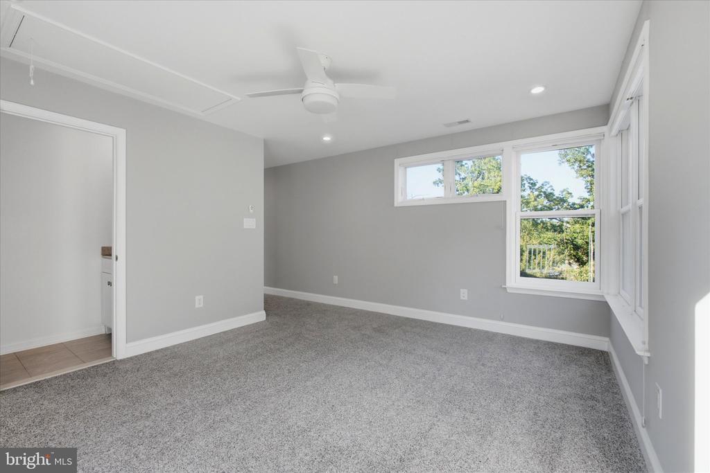 141 BOONE TRAIL