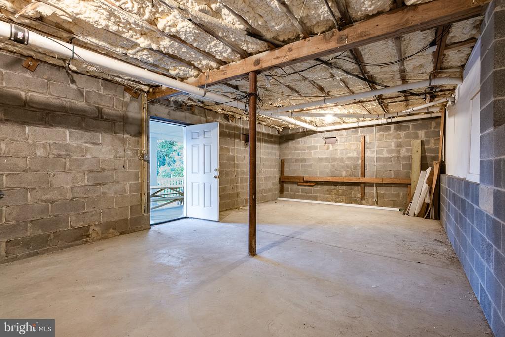 141 BOONE TRAIL