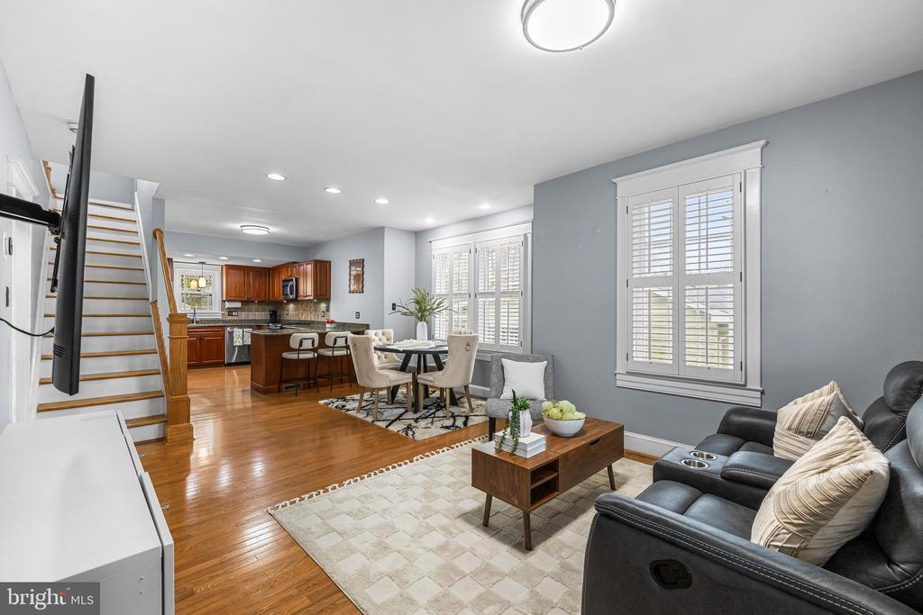526 HAWTHORNE ROAD