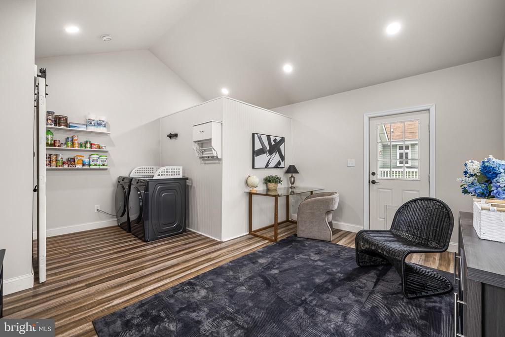 526 HAWTHORNE ROAD