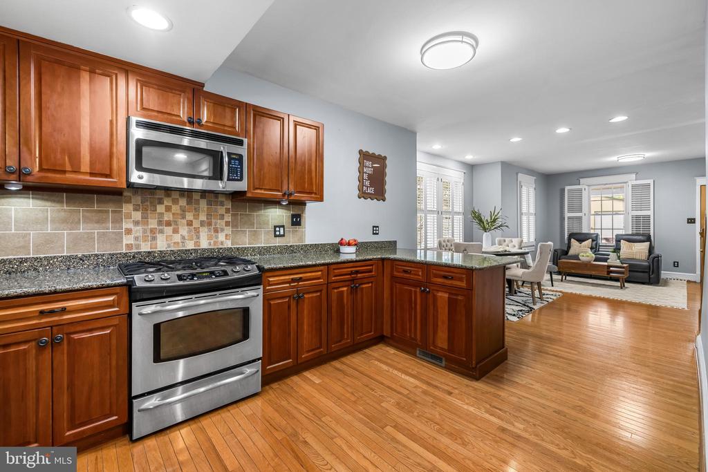 526 HAWTHORNE ROAD