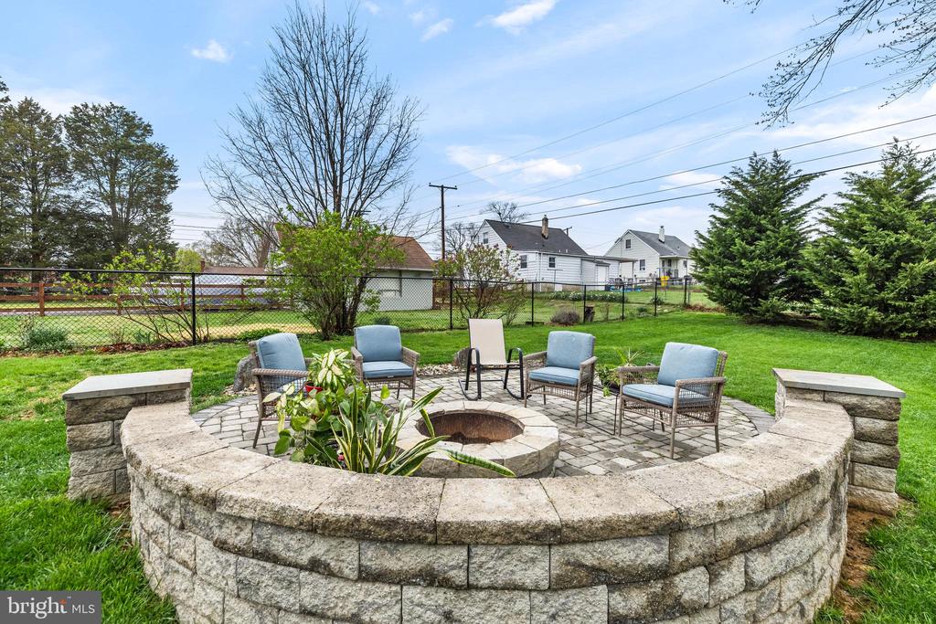 526 HAWTHORNE ROAD
