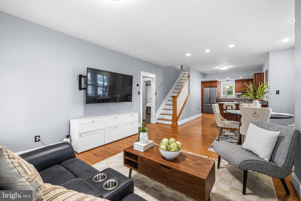 526 HAWTHORNE ROAD