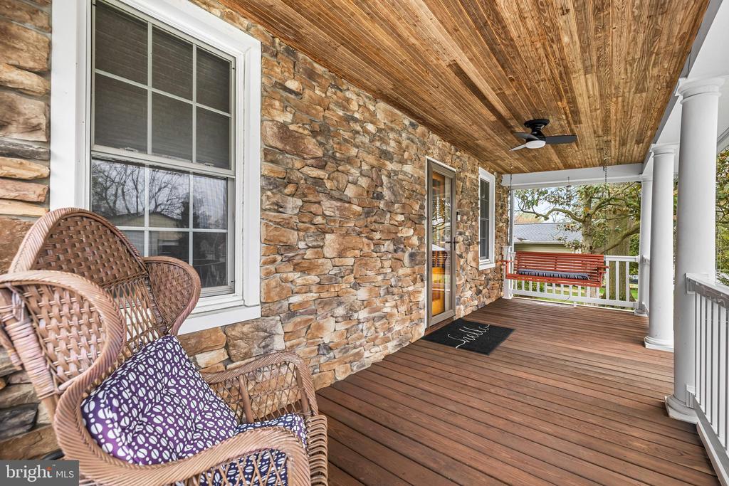526 HAWTHORNE ROAD