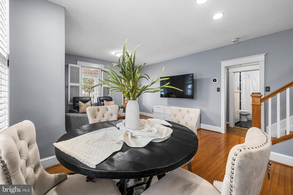 526 HAWTHORNE ROAD