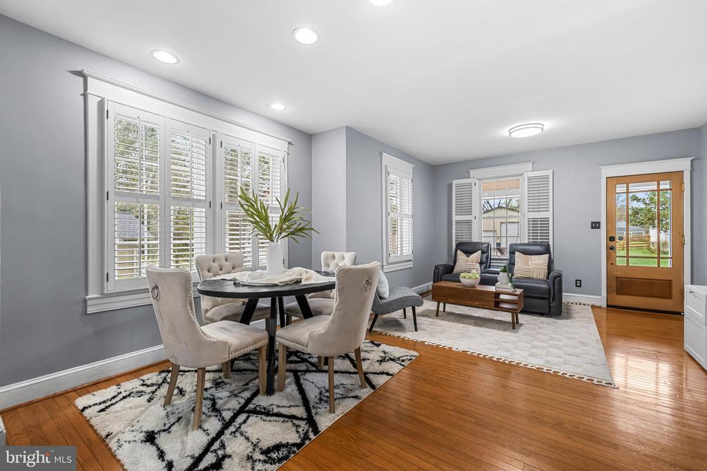 526 HAWTHORNE ROAD