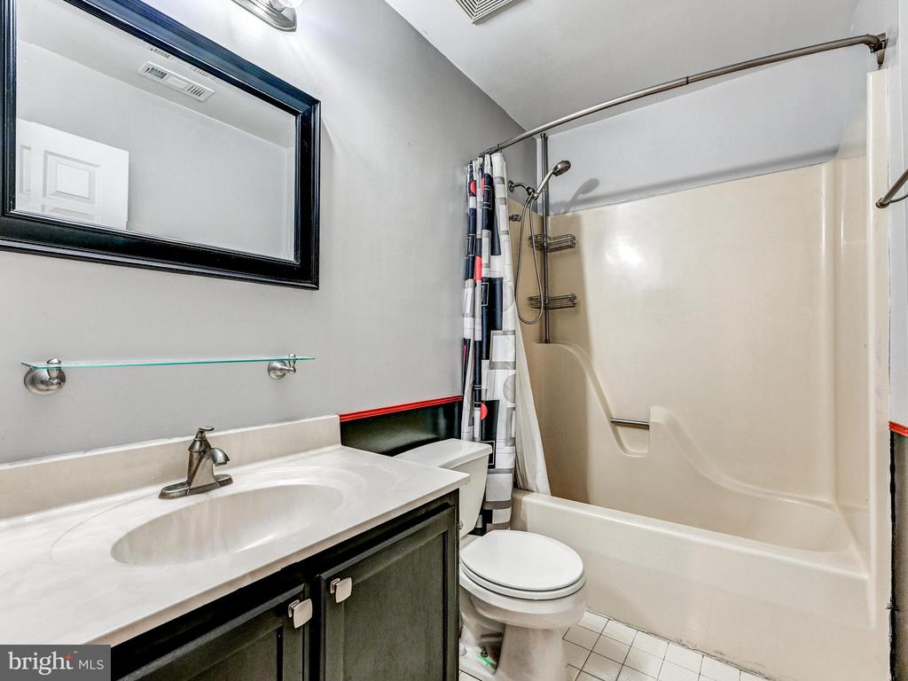 1301 WATER OAK DRIVE