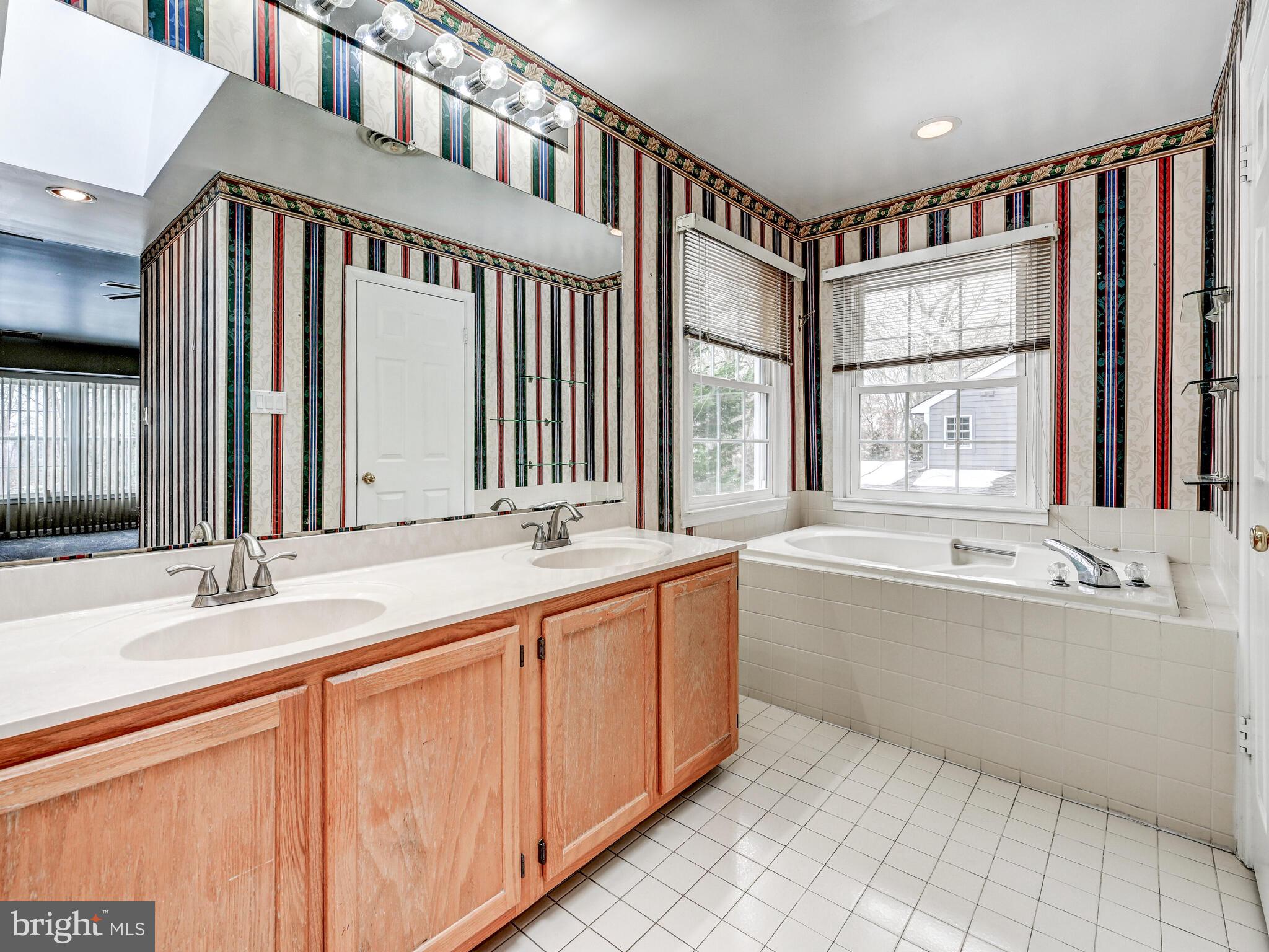 1301 WATER OAK DRIVE