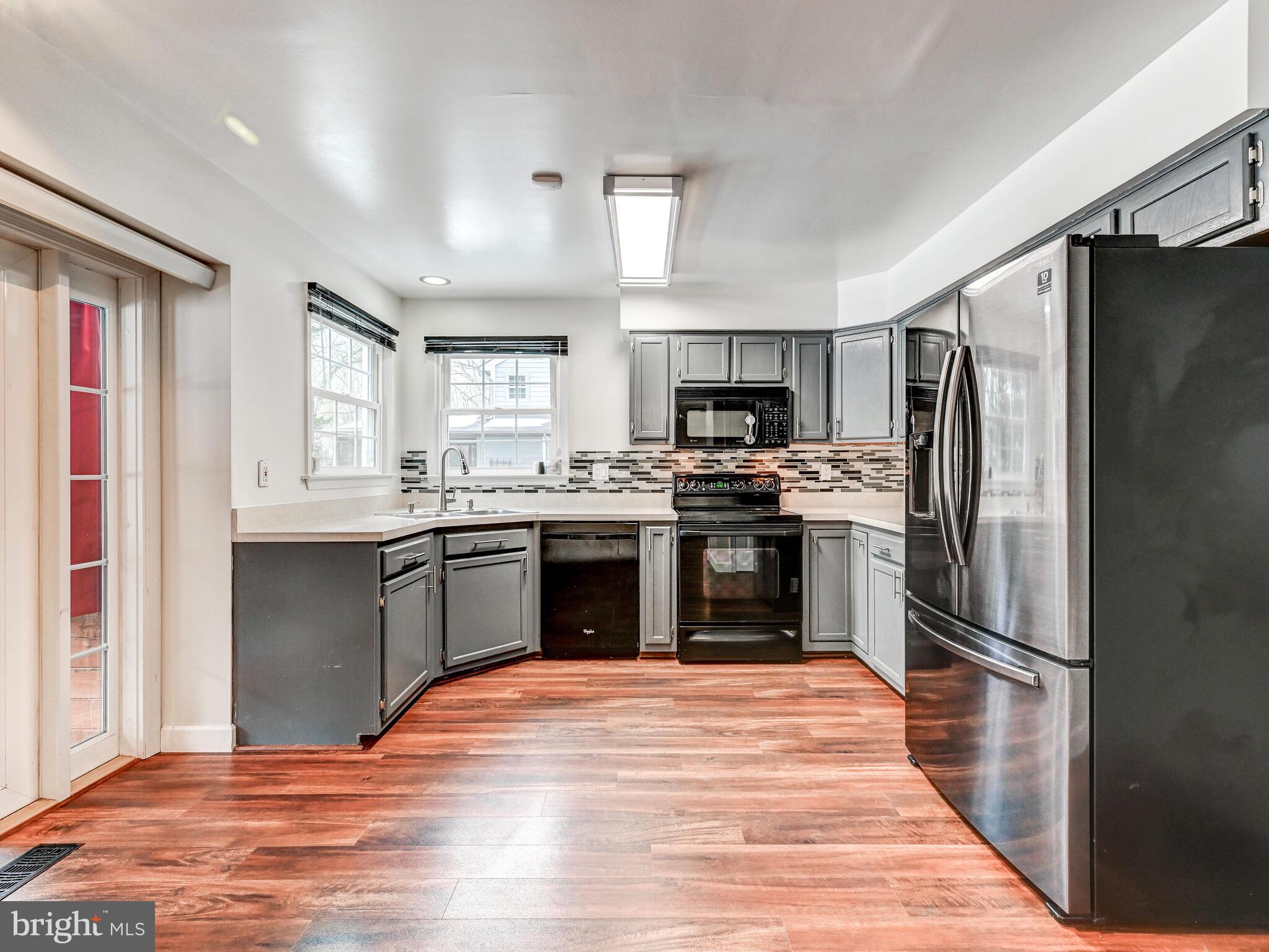 1301 WATER OAK DRIVE