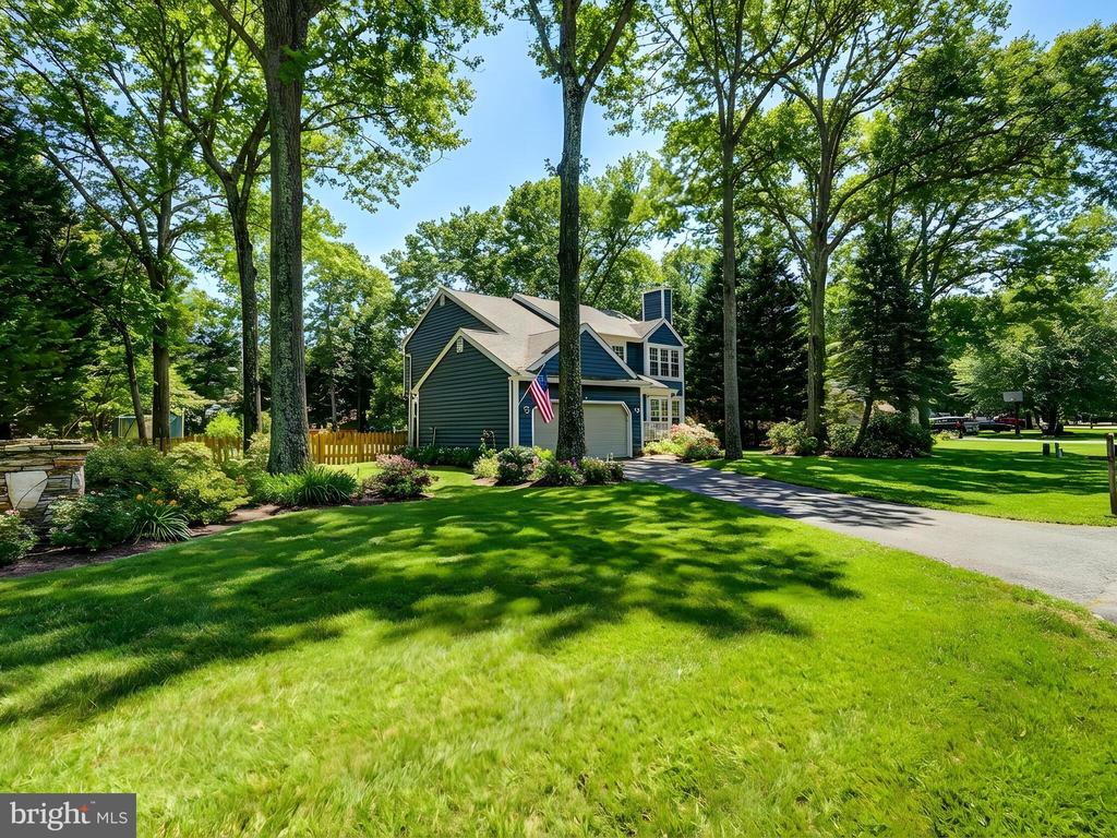 1301 WATER OAK DRIVE