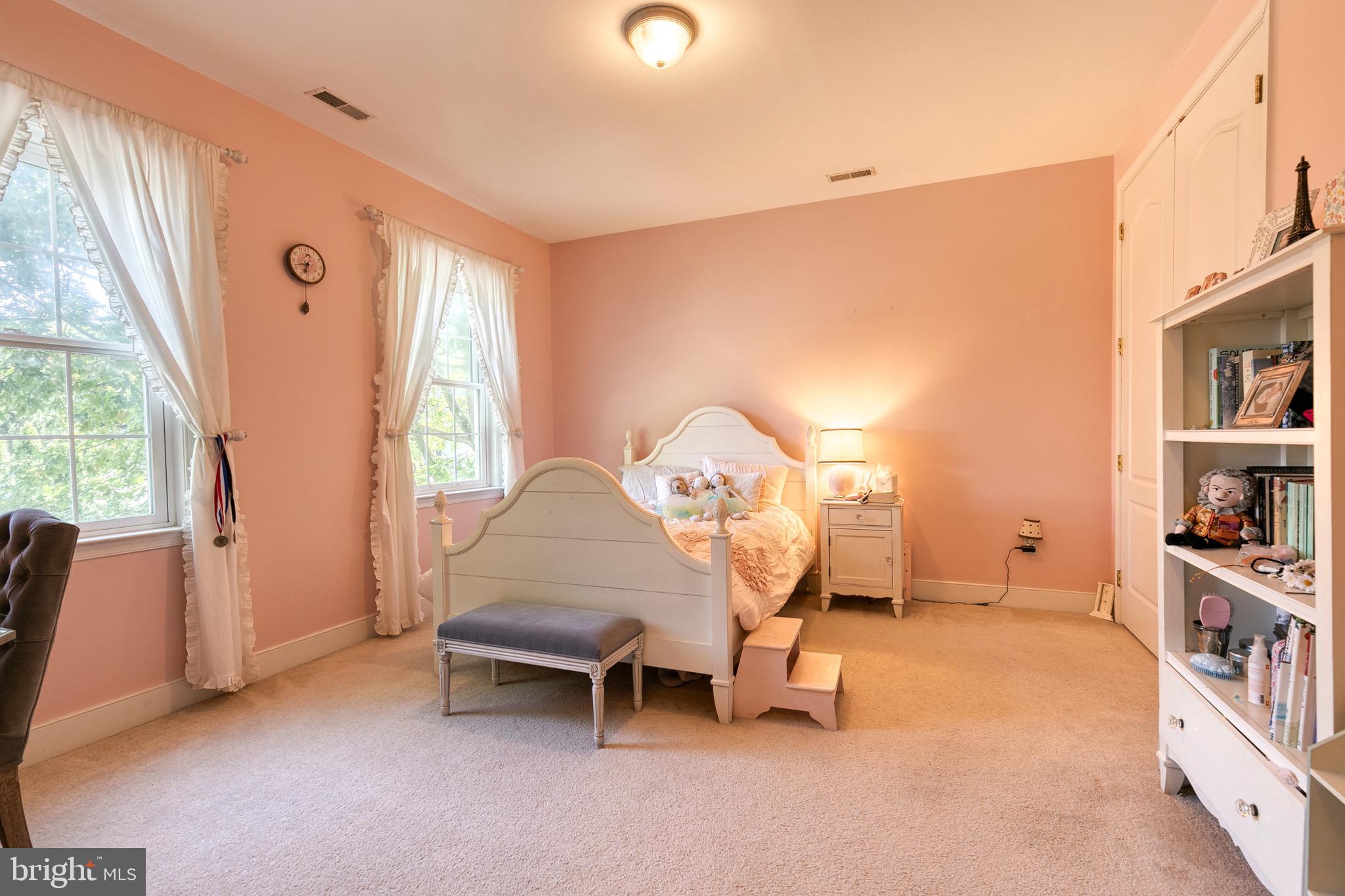 1120 WASHINGTONVILLE DRIVE