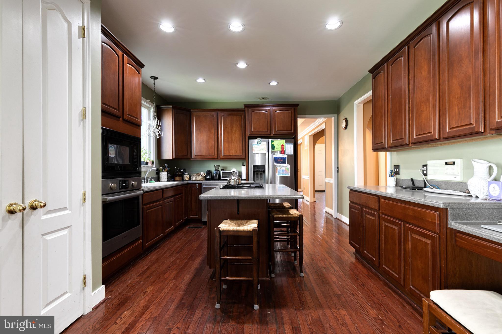1120 WASHINGTONVILLE DRIVE