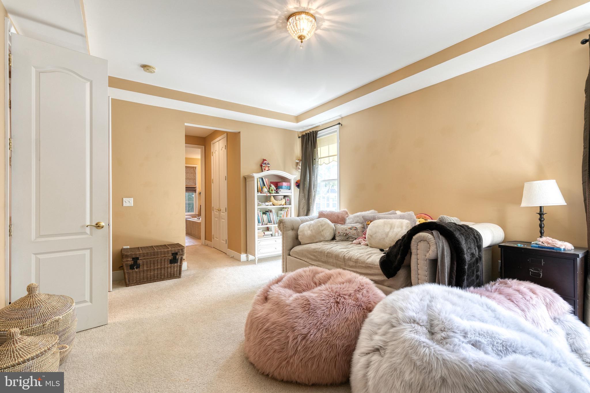 1120 WASHINGTONVILLE DRIVE