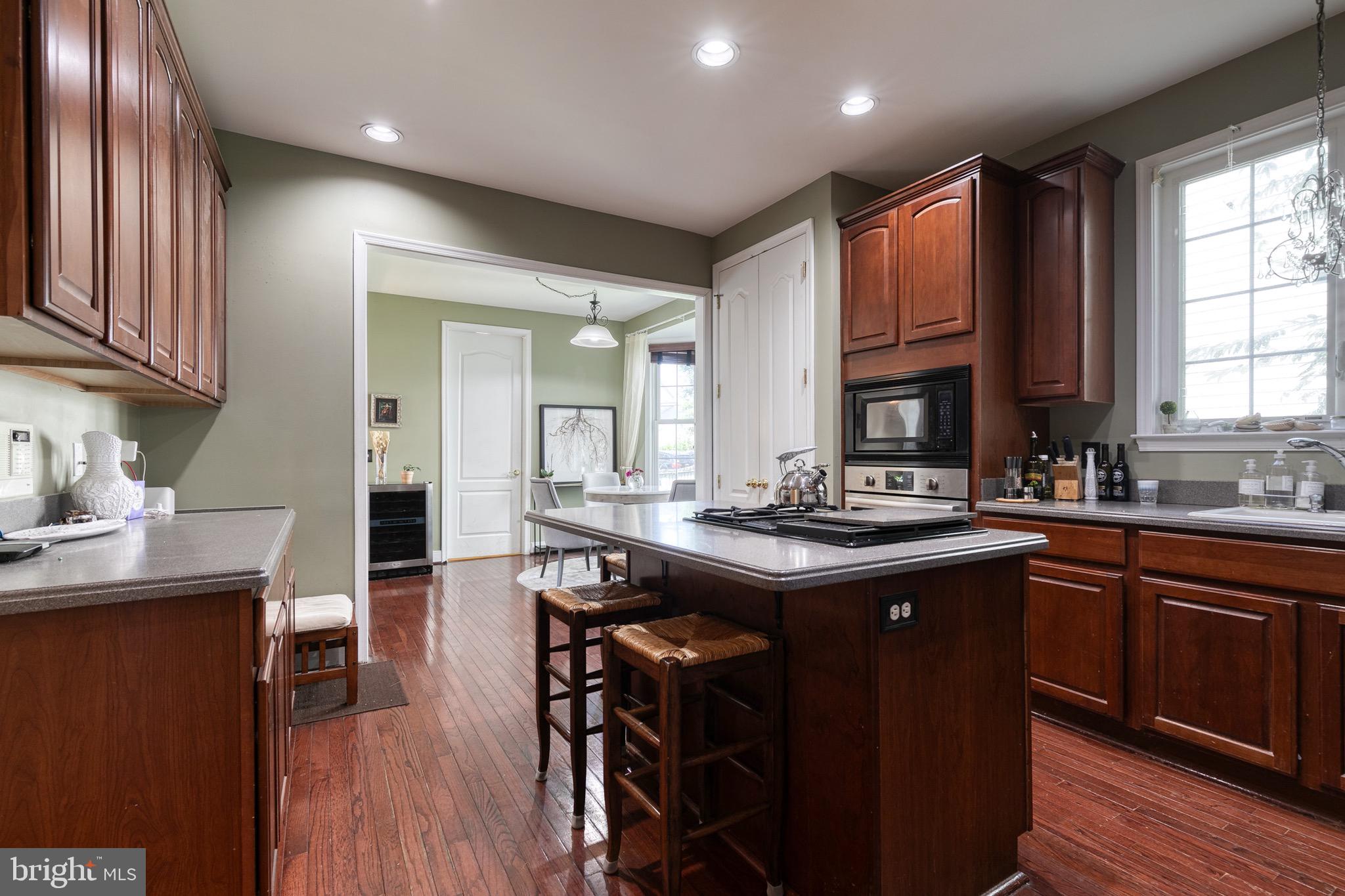 1120 WASHINGTONVILLE DRIVE