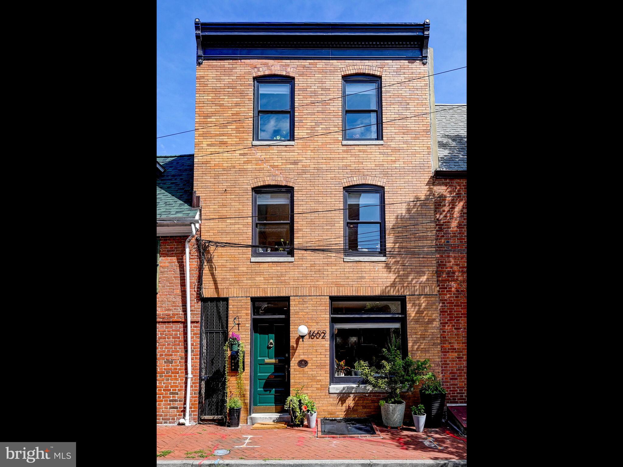 1602 SHAKESPEARE STREET