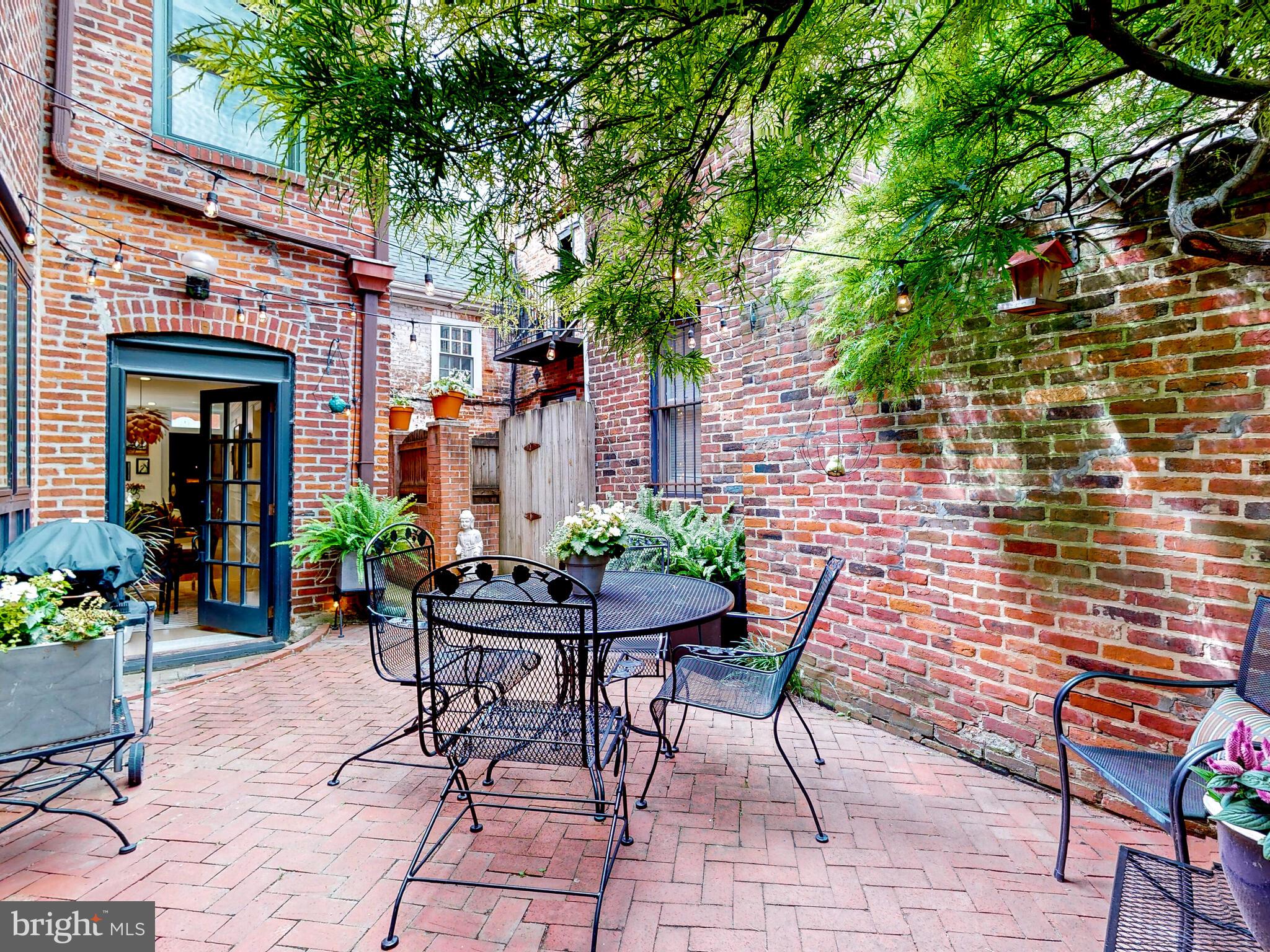 1602 SHAKESPEARE STREET