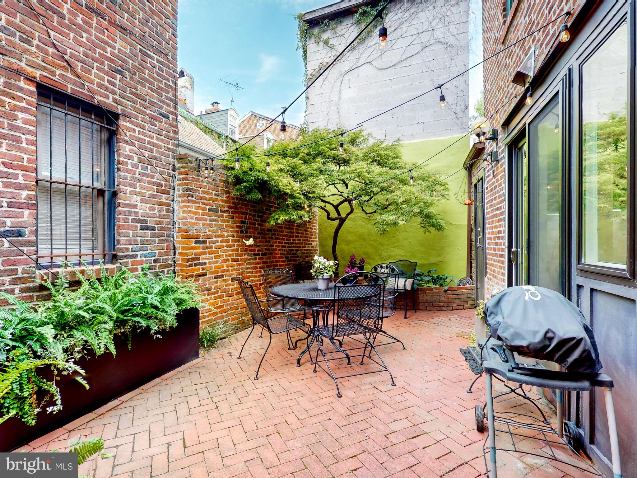 1602 SHAKESPEARE STREET