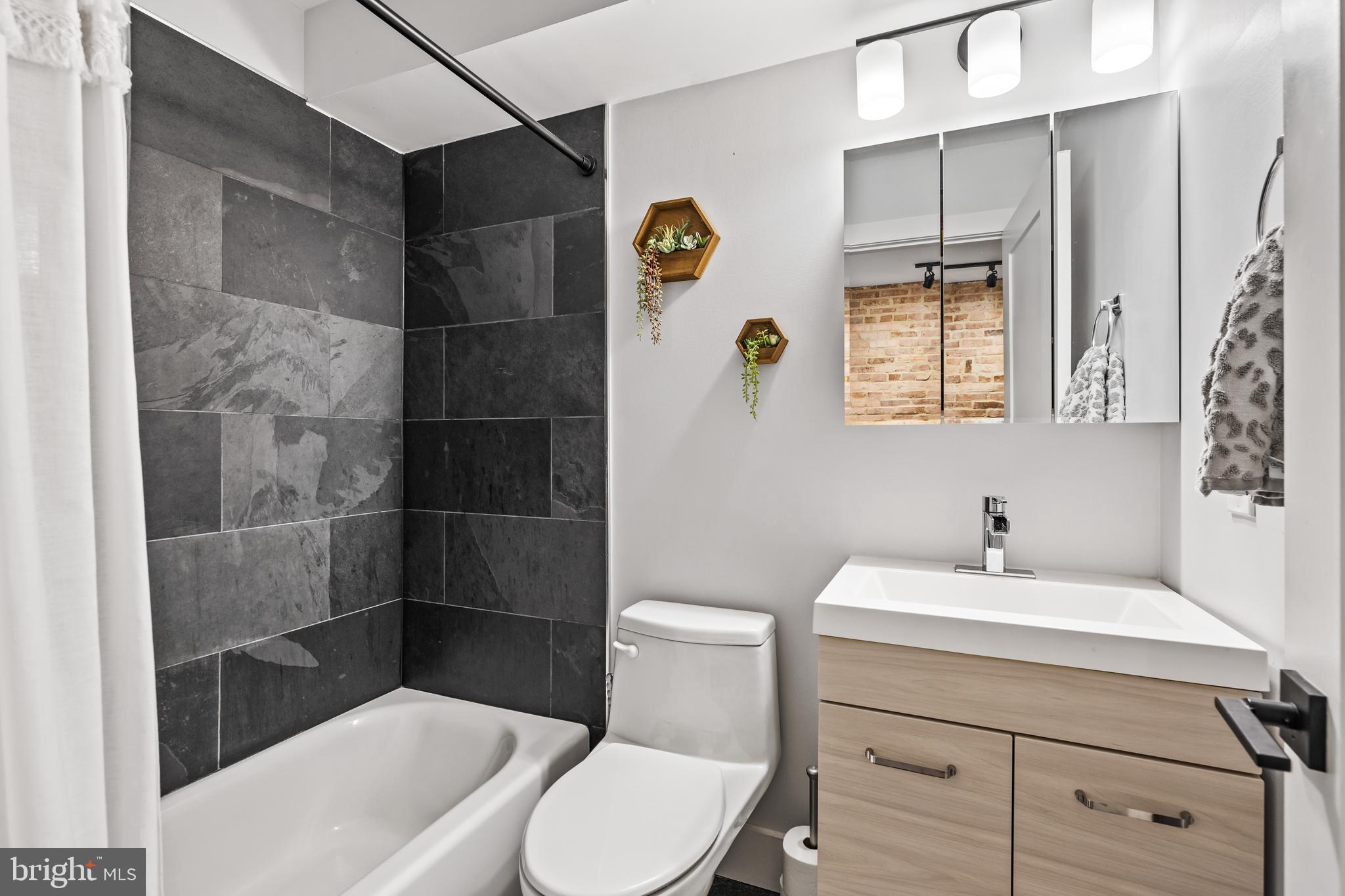 901 S Streeper STREET