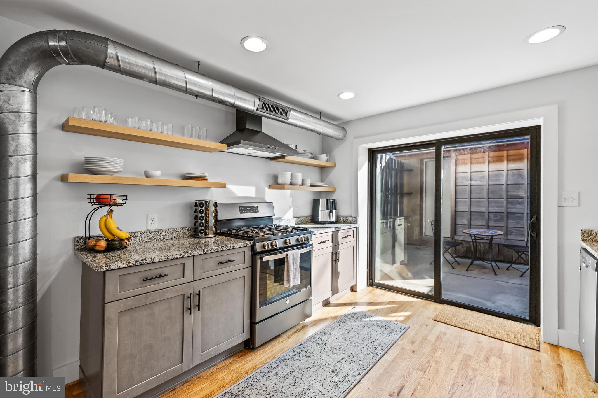 901 S Streeper STREET