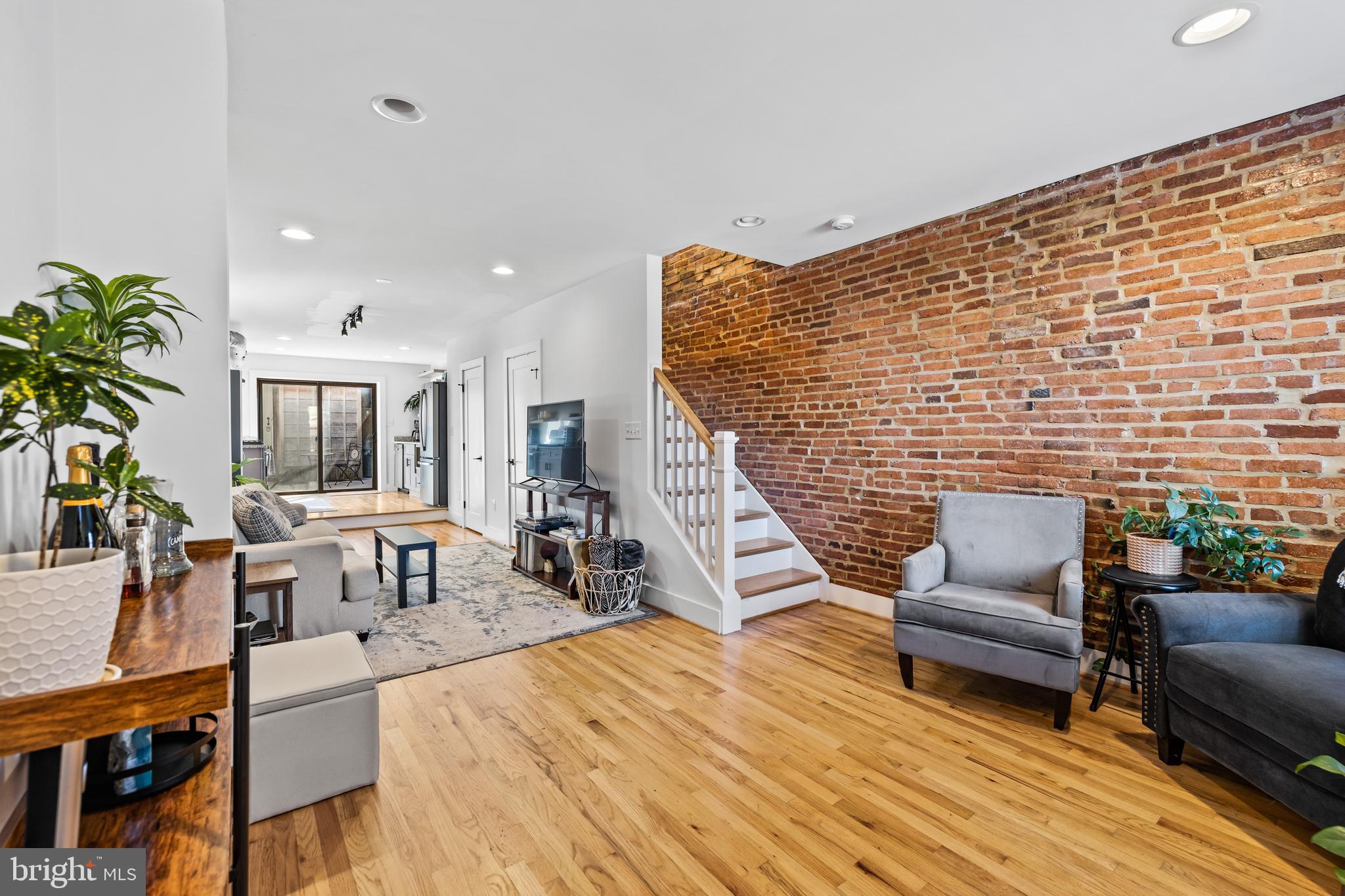 901 S Streeper STREET