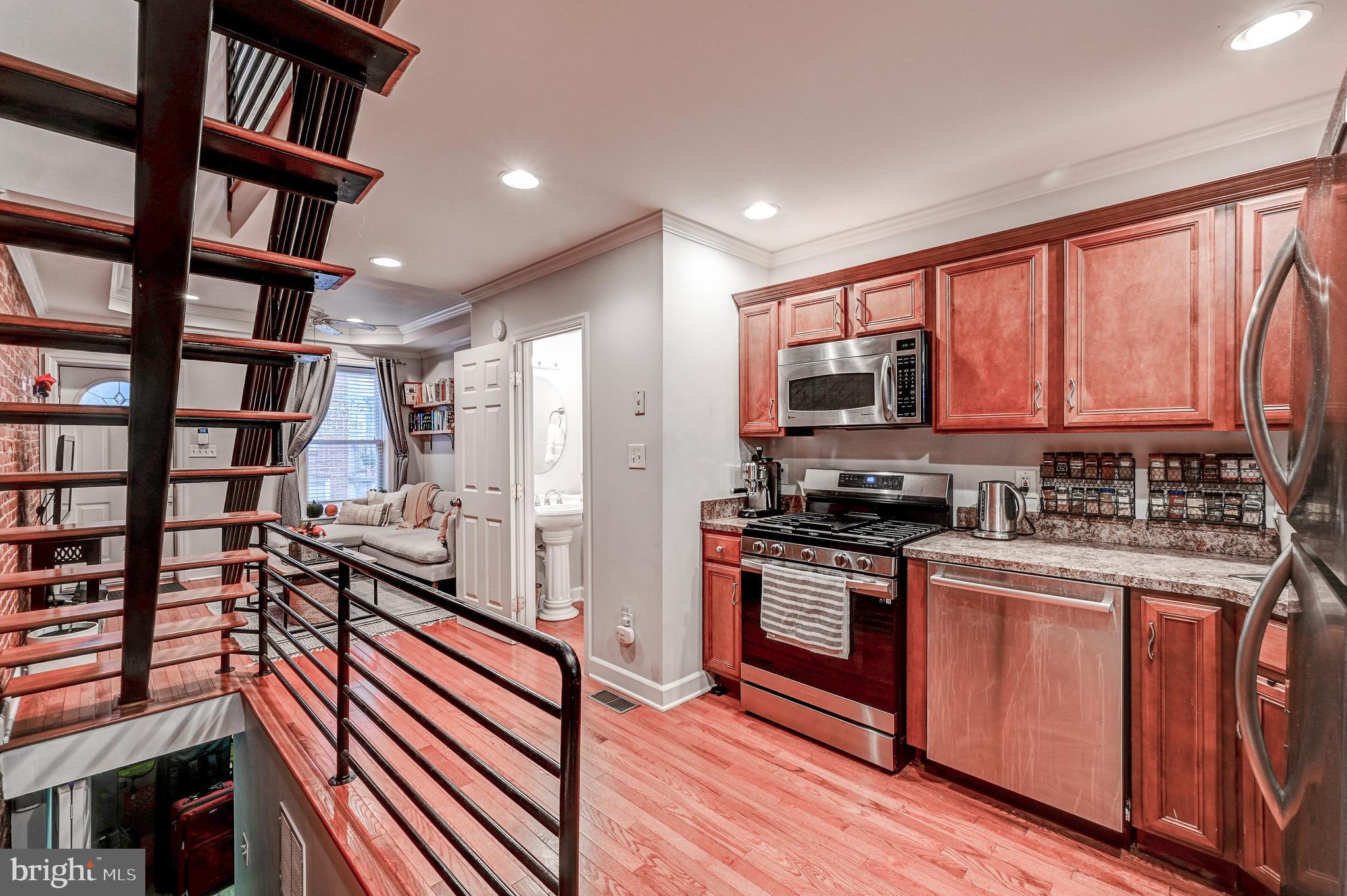 5 N Rose STREET