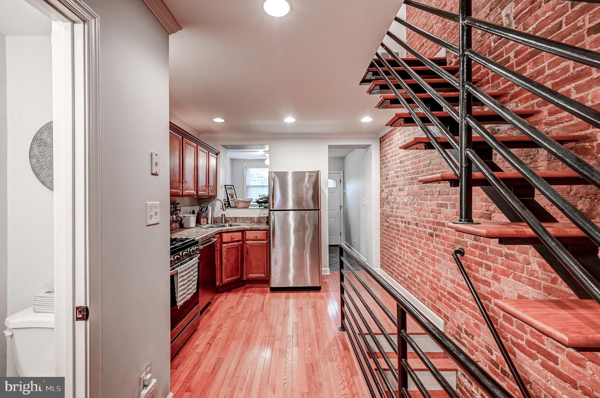 5 N Rose STREET
