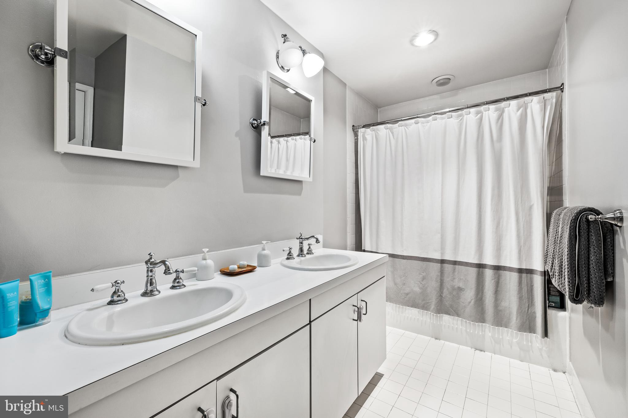 2515 Boston STREET Unit: 1108