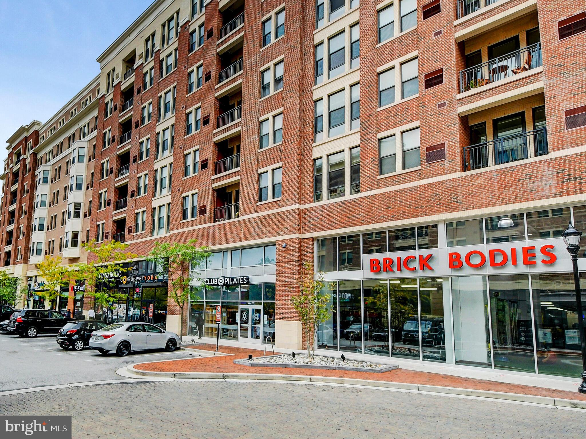 3704 N Charles St N #505