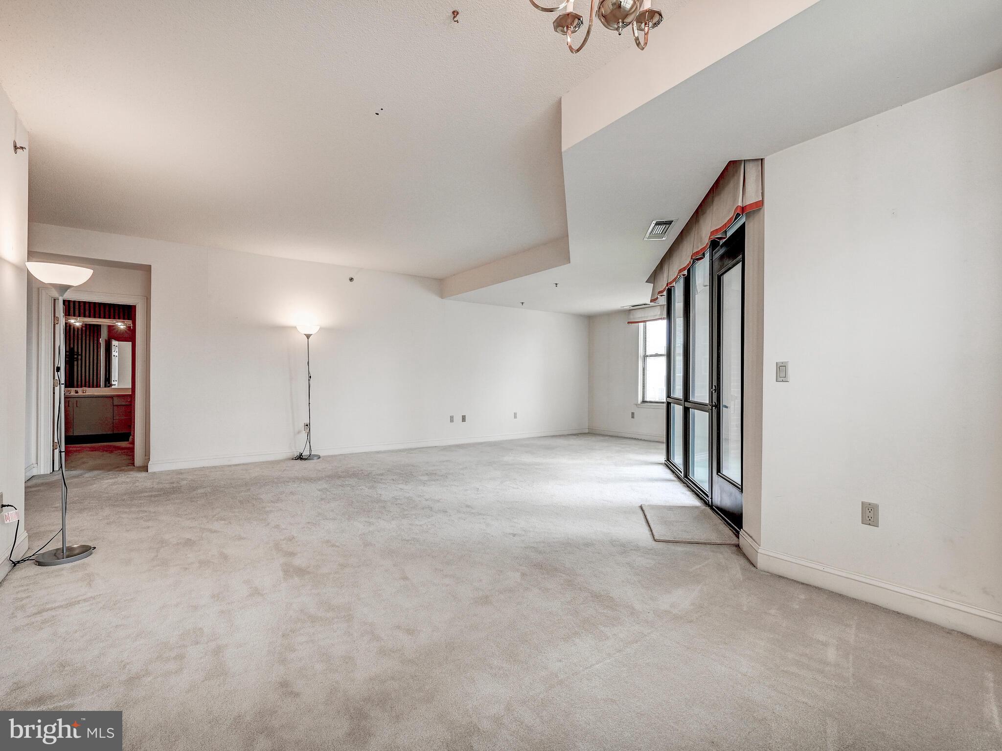 3704 N Charles St N #505