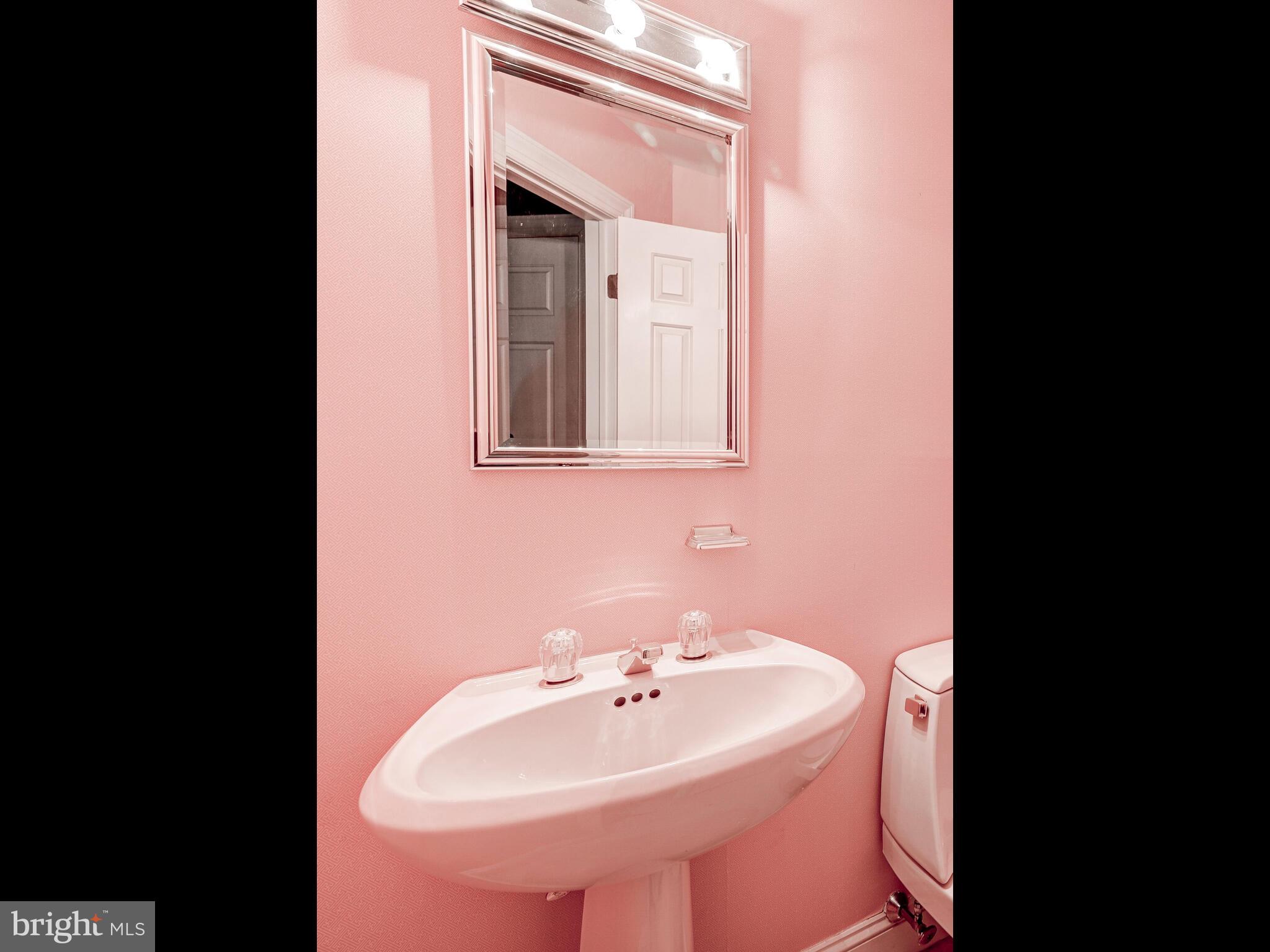 3704 N Charles St N #505