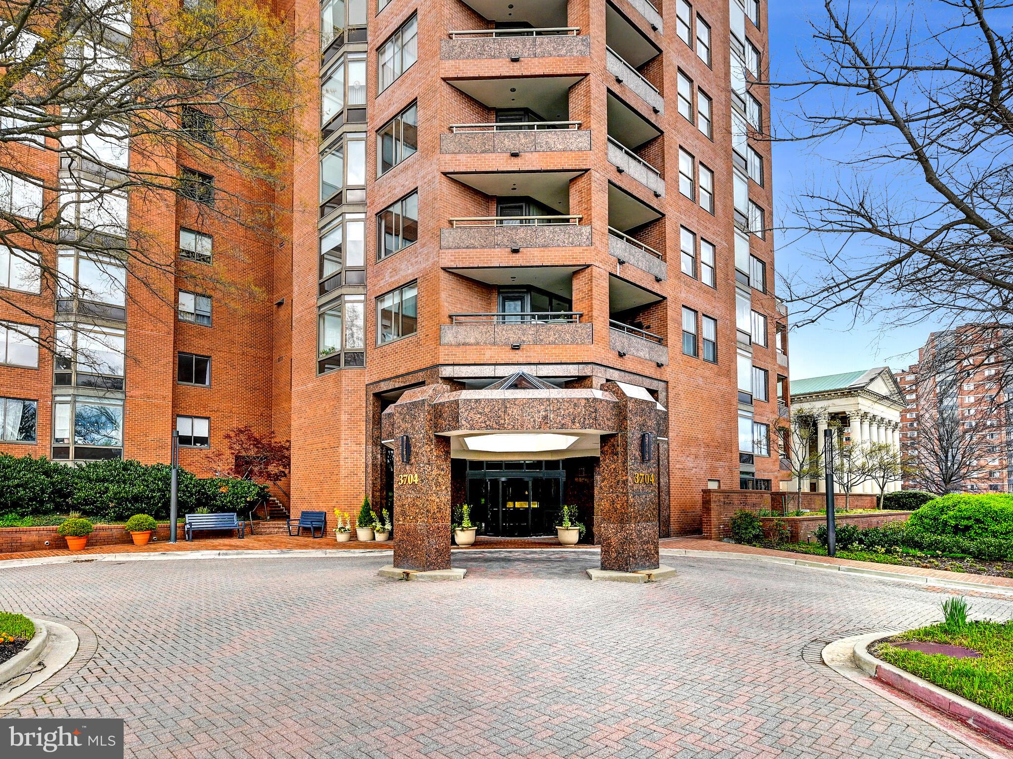 3704 N Charles St N #505