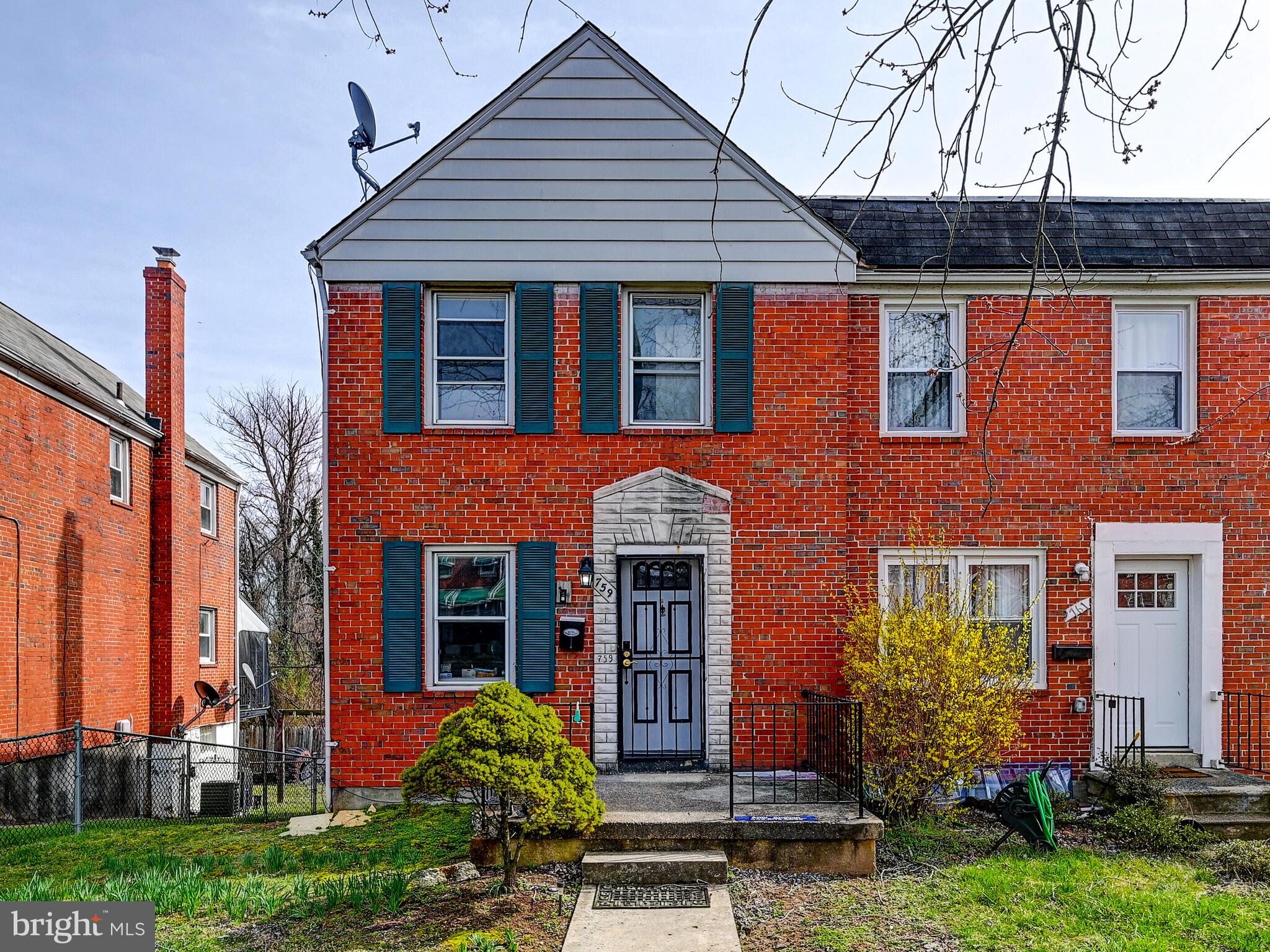 759 Yale Ave