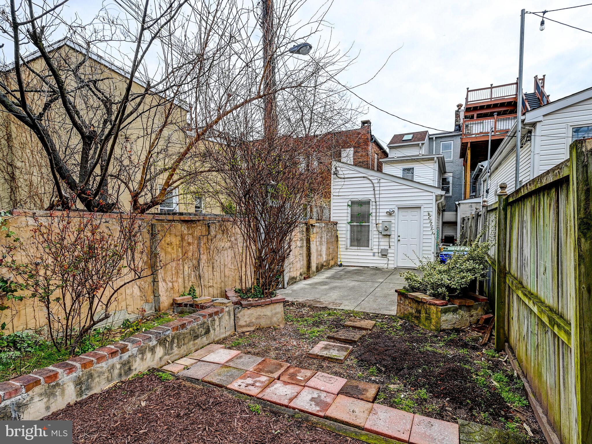 6 Chester St S