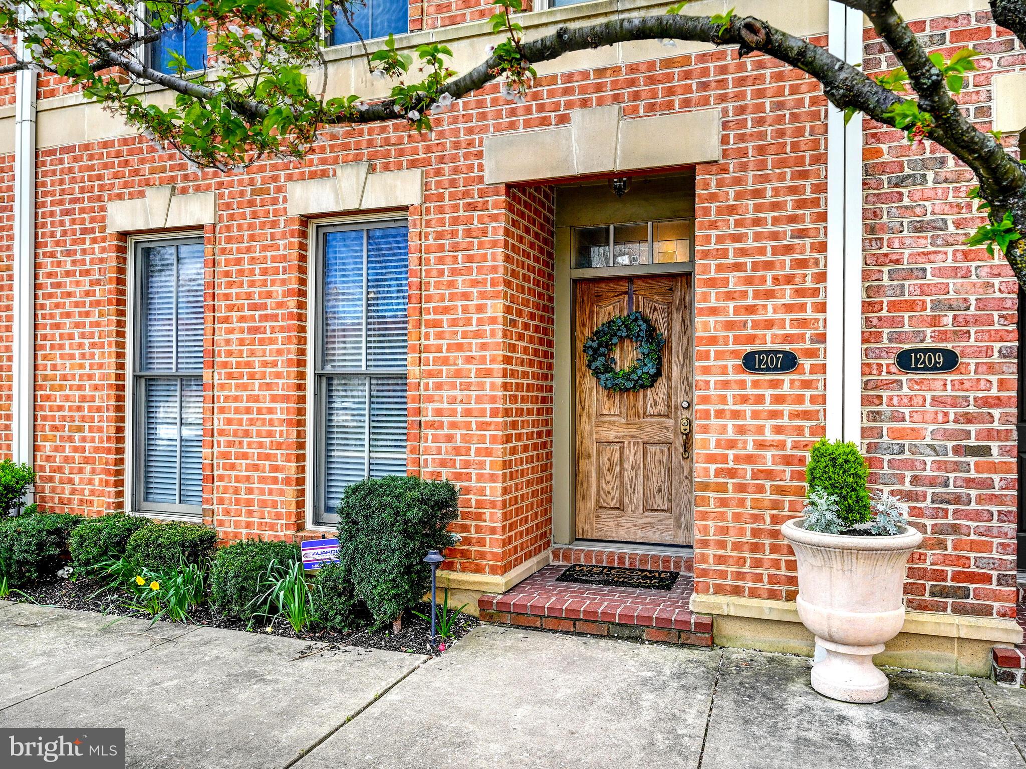 1207 Dockside Cir
