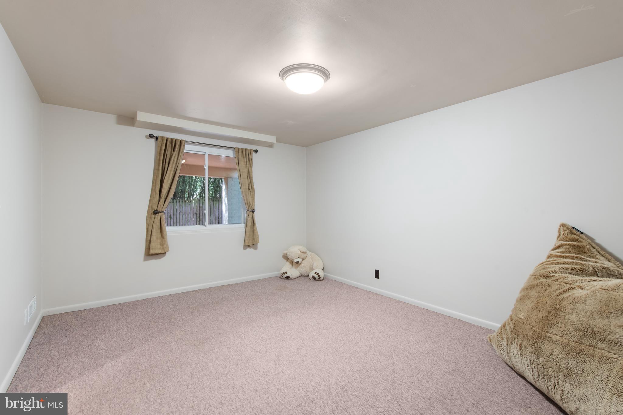 5822 Greenspring Ave