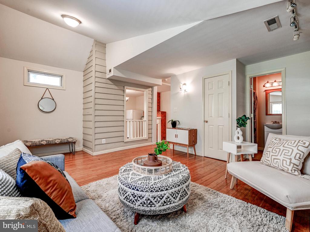 1335 Clipper Heights Ave