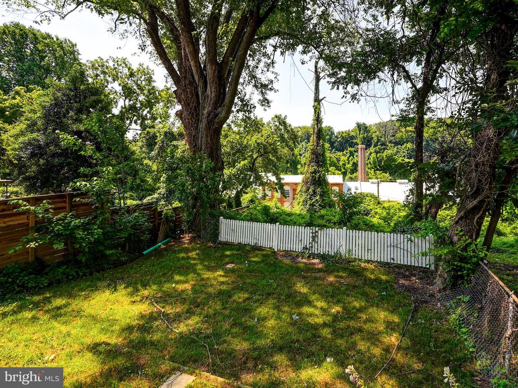 1335 Clipper Heights Ave
