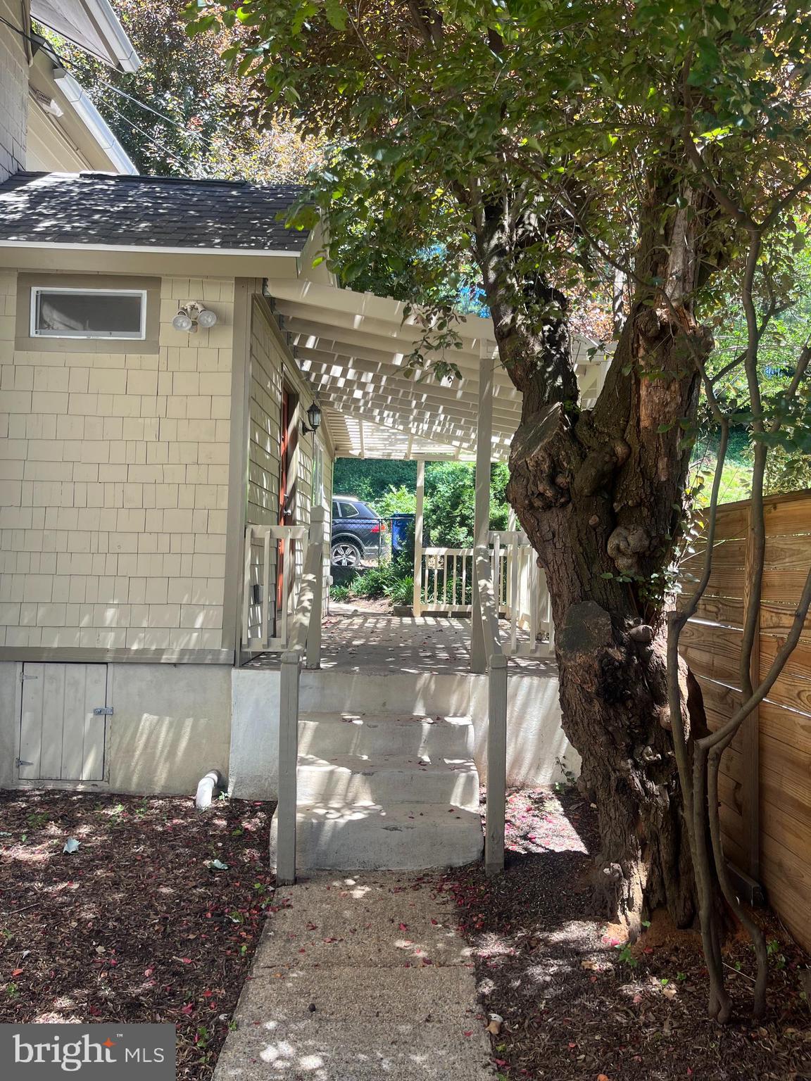 1335 Clipper Heights Ave