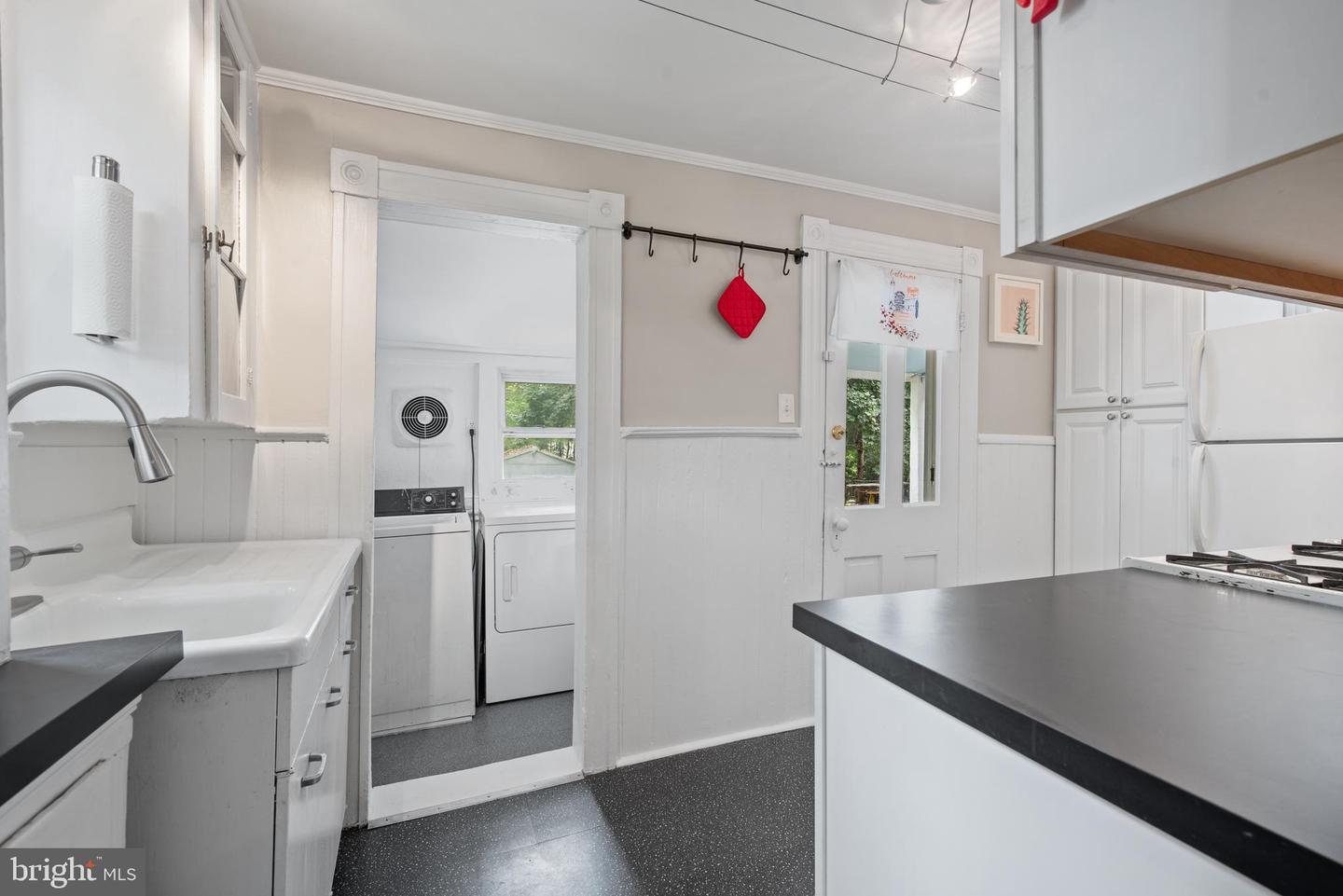 4643 Schenley Rd