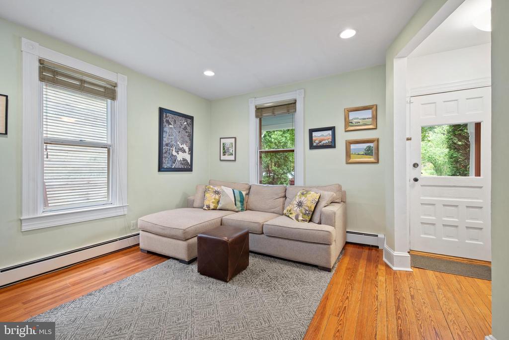 4643 Schenley Rd