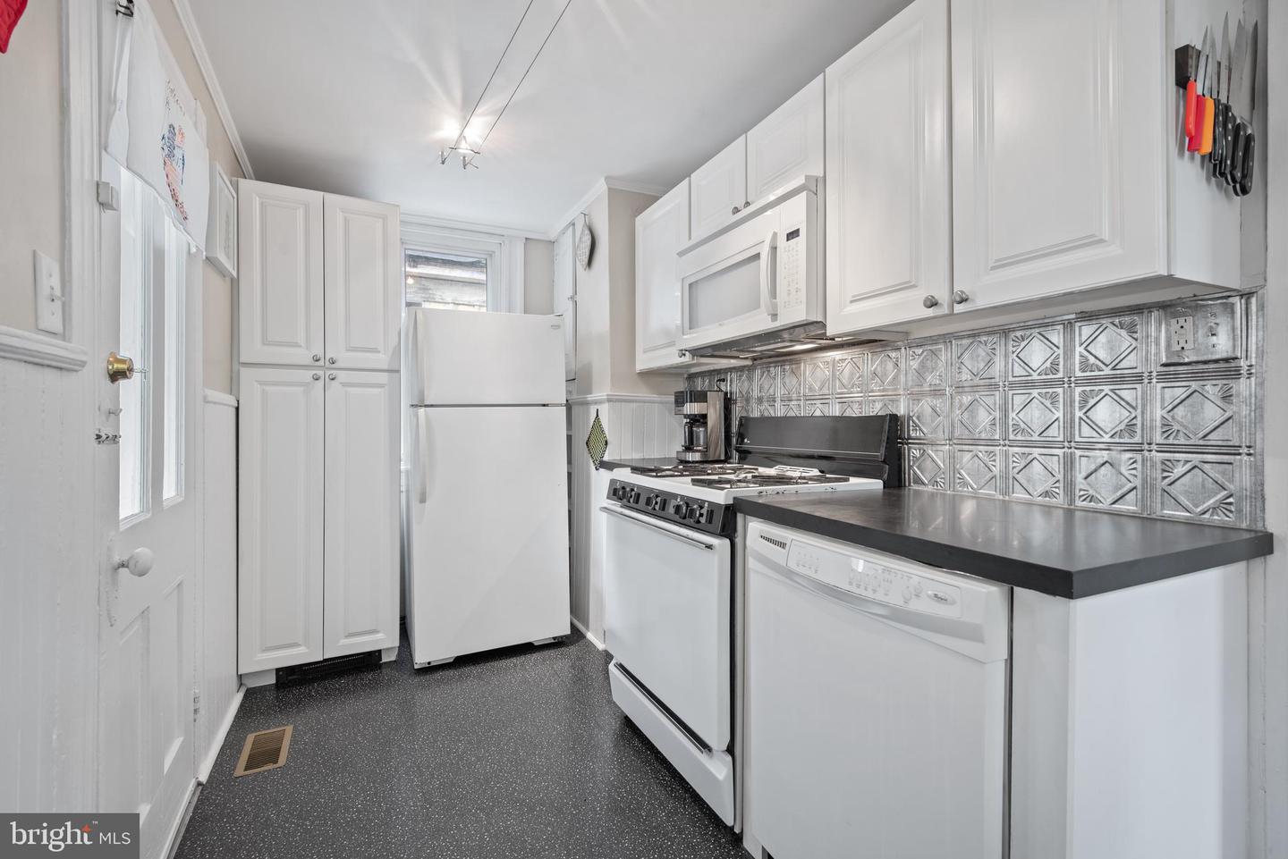 4643 Schenley Rd