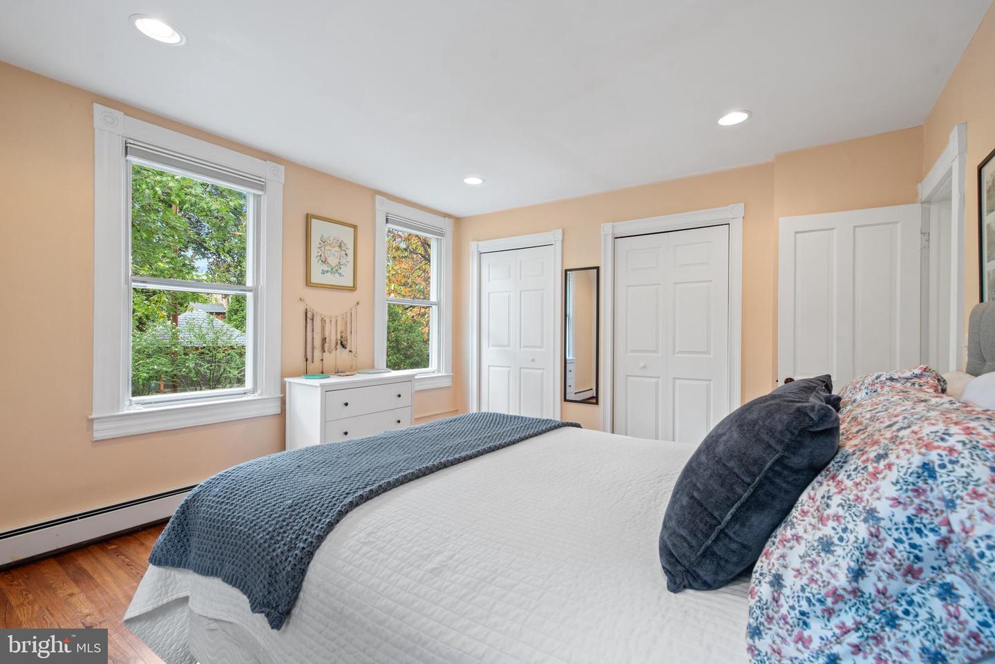 4643 Schenley Rd