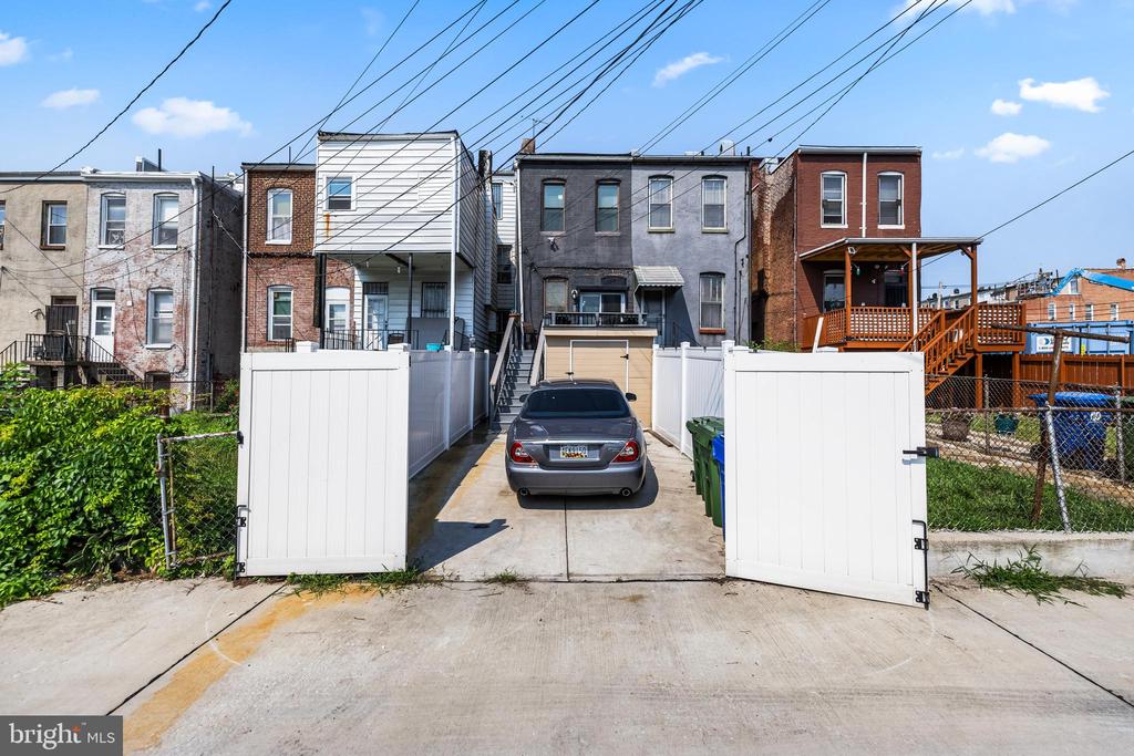 2009 Homewood Ave