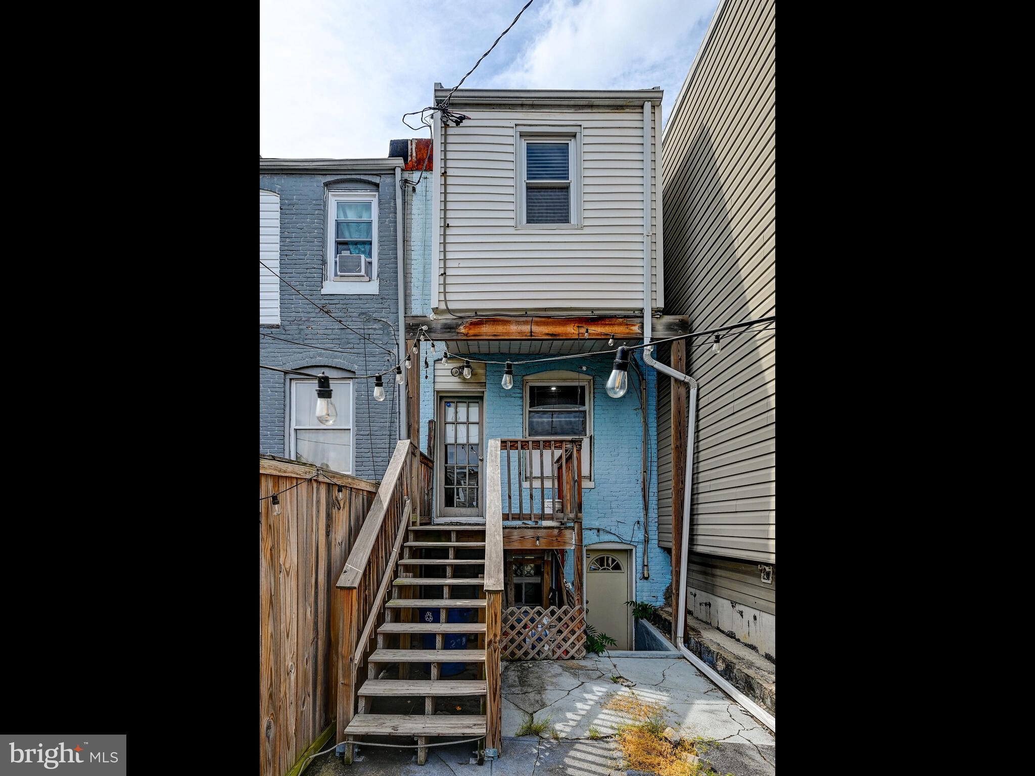 23 Rose St N