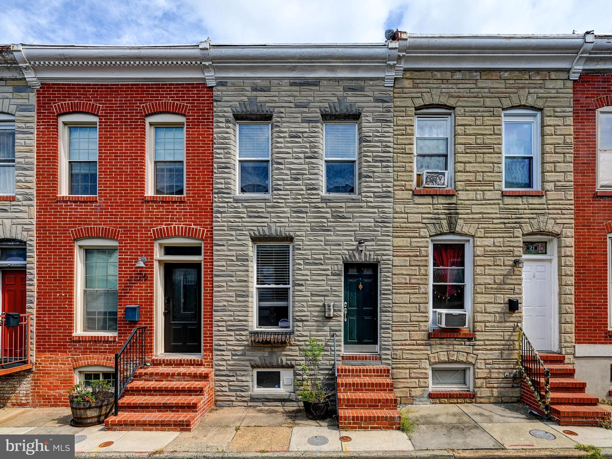 23 Rose St N